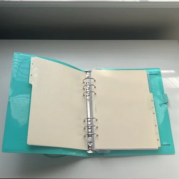 Tiffany turq beautiful! patent leather Filofax A5 planner Domino 7.5 x 9.25” - Picture 3 of 8